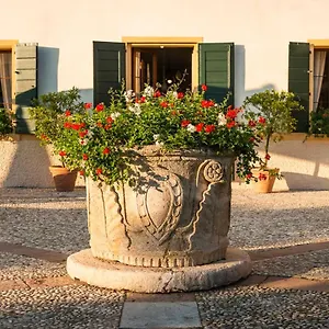 Donna Lucia Hotel